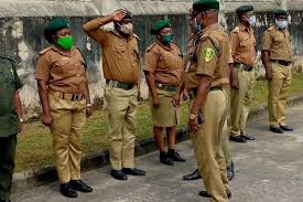 prisons officer