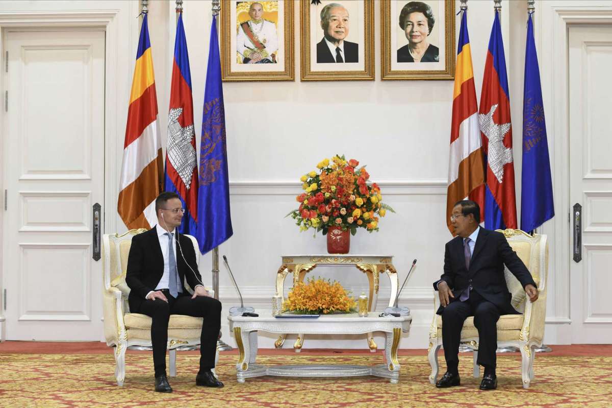 Cambodia, Hungary sign 3 deals to boost bilateral ties