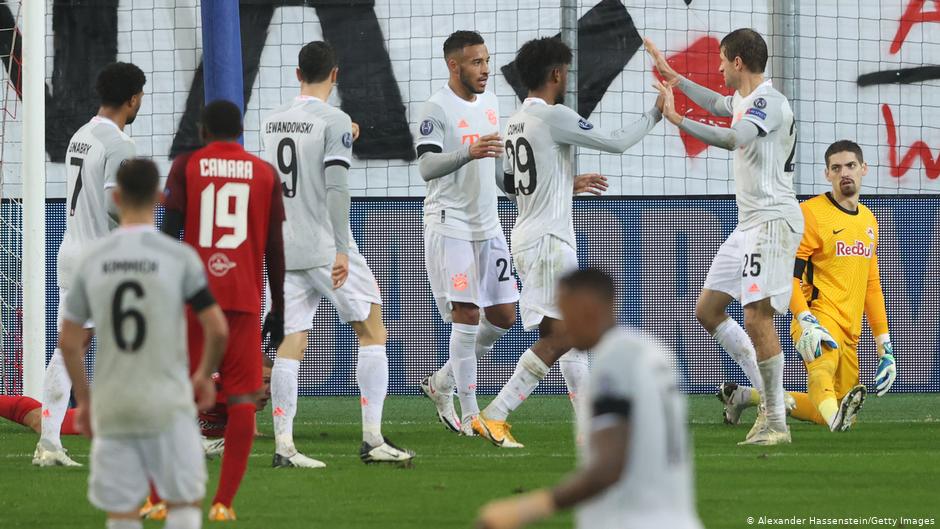 Bayern Munich crush Salzburg 6-2 to make it 14 wins in a row