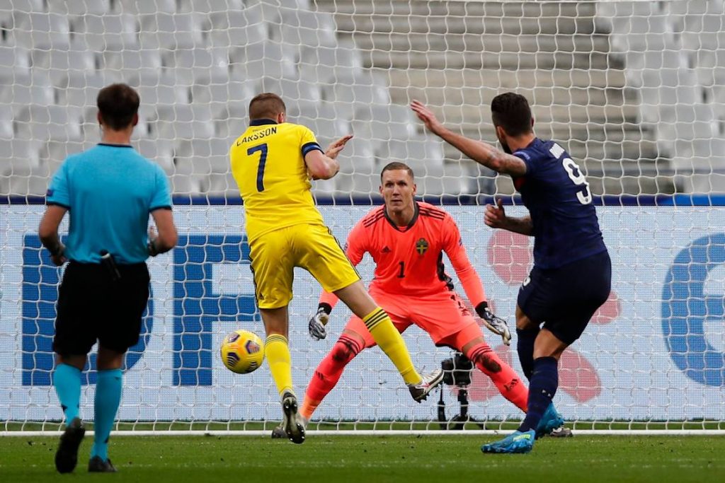 Giroud on target as France send Sweden into League B