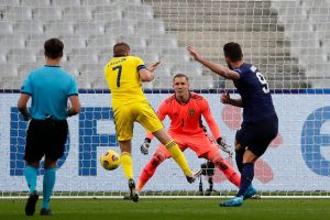 Giroud on target as France send Sweden into League B