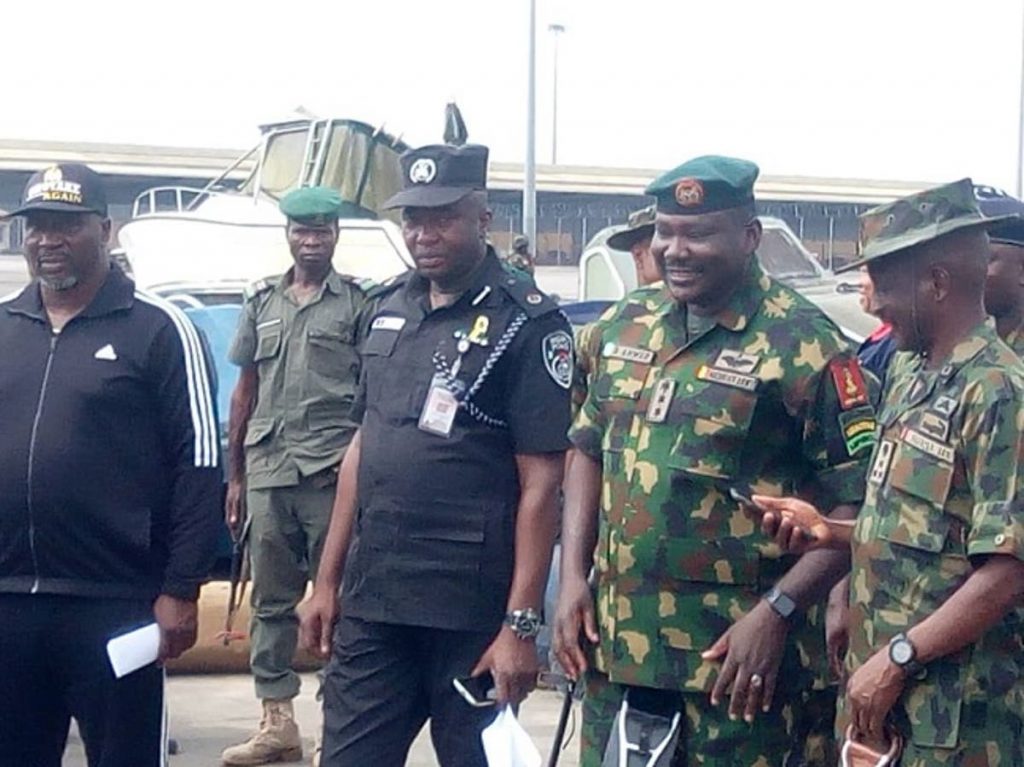 Warri-guard-of-honour