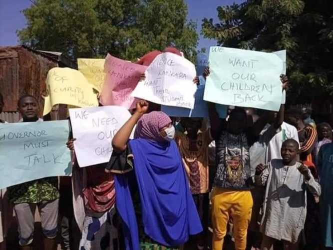 Bringbackourboys-protest-2-667×500