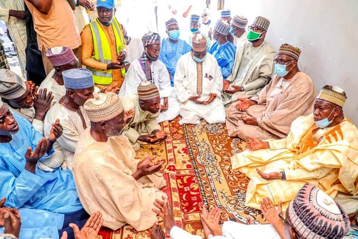 Kano: Ganduje visits families of 16 auto crash victims