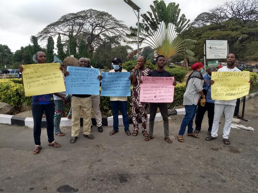 Members of the University of Ibadan chapter of the Joint Action Committee (JAC) of Non-Academic Staff Union (NASU) and Senior Staff Association of Nigeria Universities (SSANU) during the protest in Ibadan on Tuesday (Photo credit: Seye Ojo)