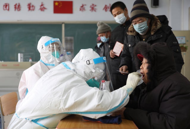 China to expand COVID-19 vaccination to include old people over 60