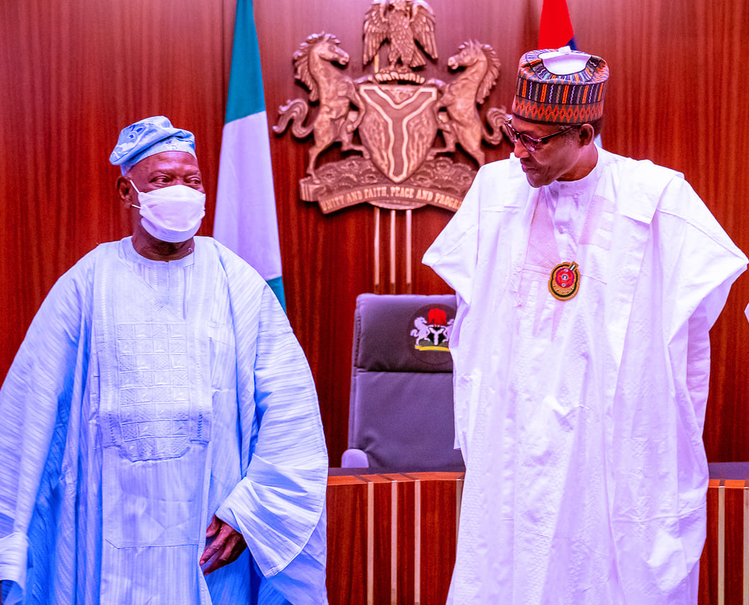 Bisi Akande (L), President Muhammadu Buhari (R)