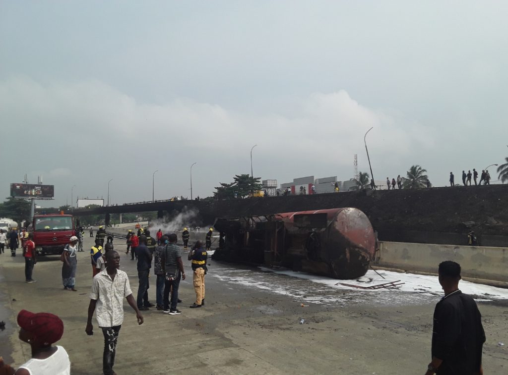 Fire fighters battling tanker at Toyota Expressway on Thursday_1610038462222