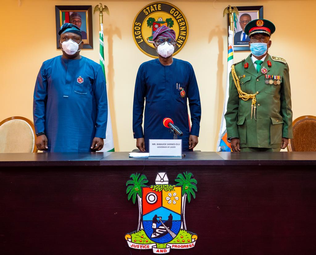 Lagos Governor Babajide Sanwo-Olu (centre)