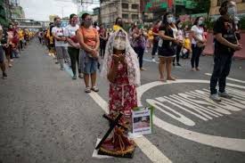 Philippines’ Catholics display devotion to Christ statue, pray for end of pandemic