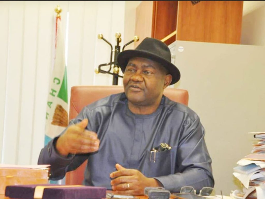 Sen Magnus Abe
