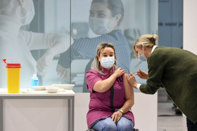 Netherlands last country in EU to begin vaccinations