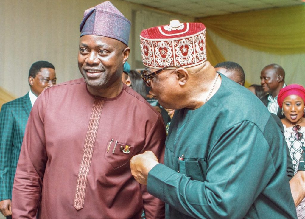 Oyo Governor Seyi Makinde (L) with Ex-Governor Adebayo Alao-Akala (R)