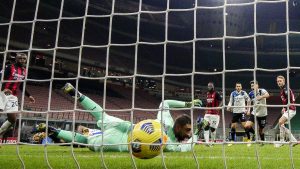 Leaders AC Milan stunned by Atalanta as Inter Milan stutter