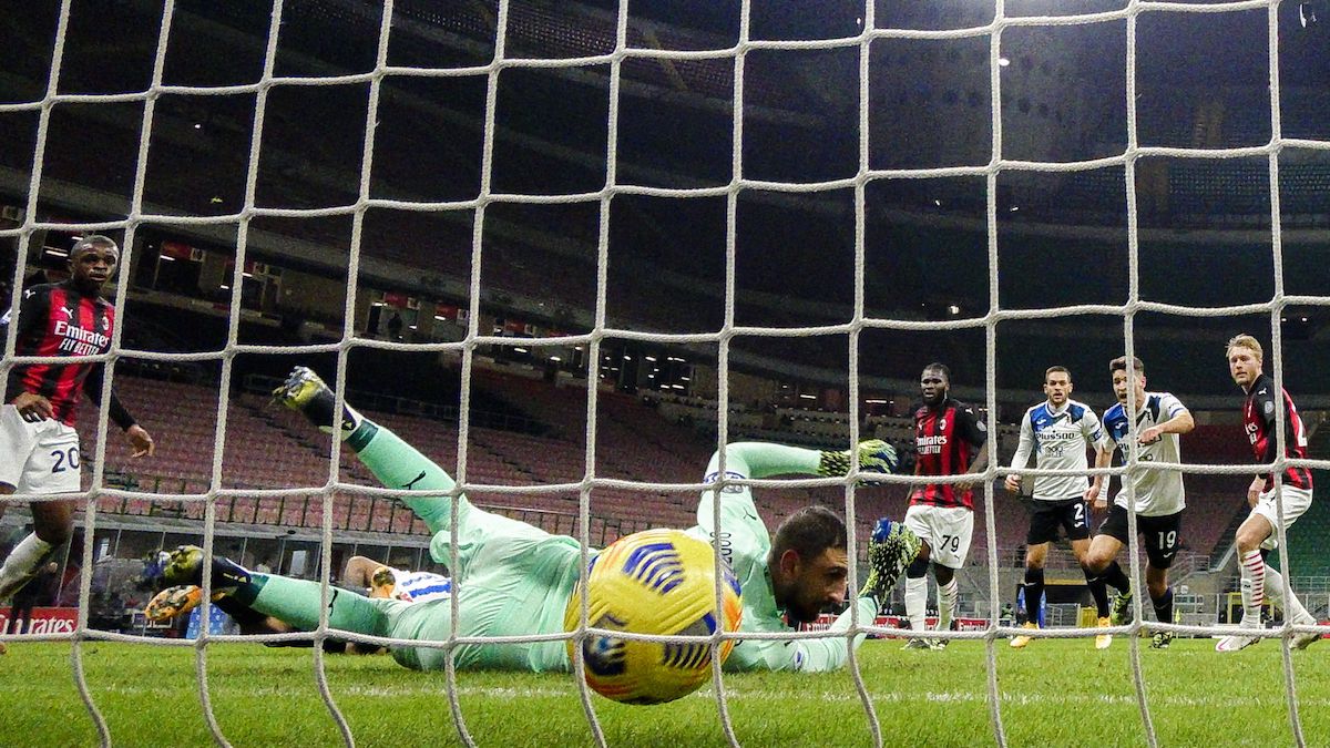 Leaders AC Milan stunned by Atalanta as Inter Milan stutter