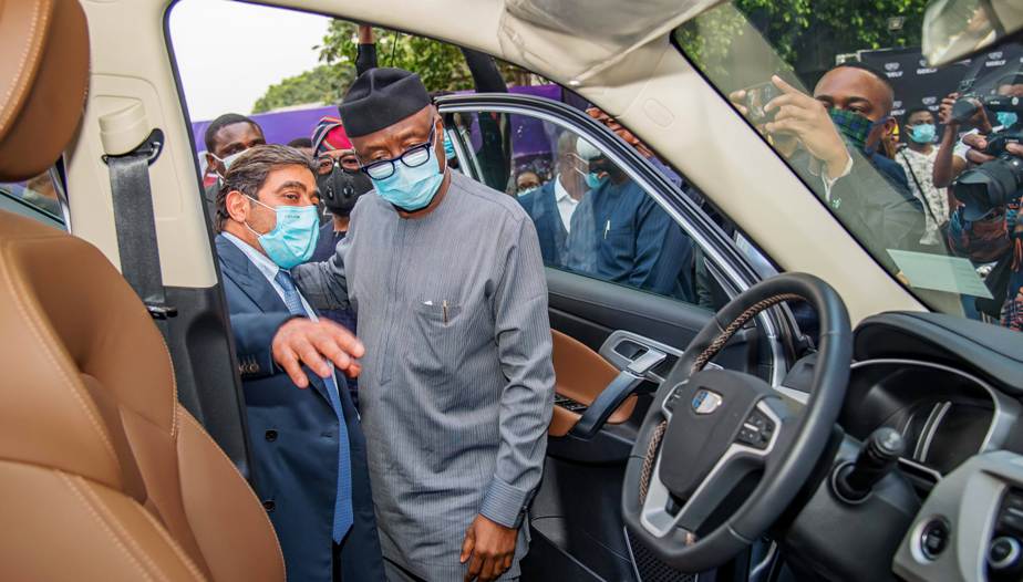 NIGERIAN MARKET WELCOMES GEELY PHOTO