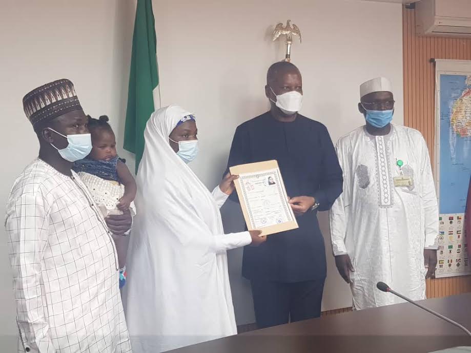 Onyeama presents certificate to Bauchi medical student abandoned in Egypt