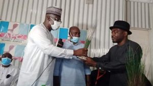 Udengs Eradiri (R) received into APC