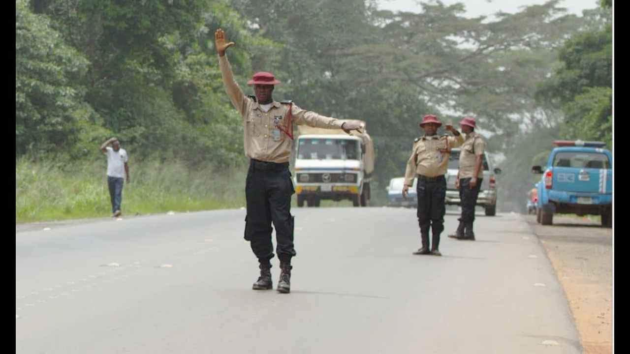 Lagos-FRSC-begins-operation-show-drivers-license-vehicle-papers