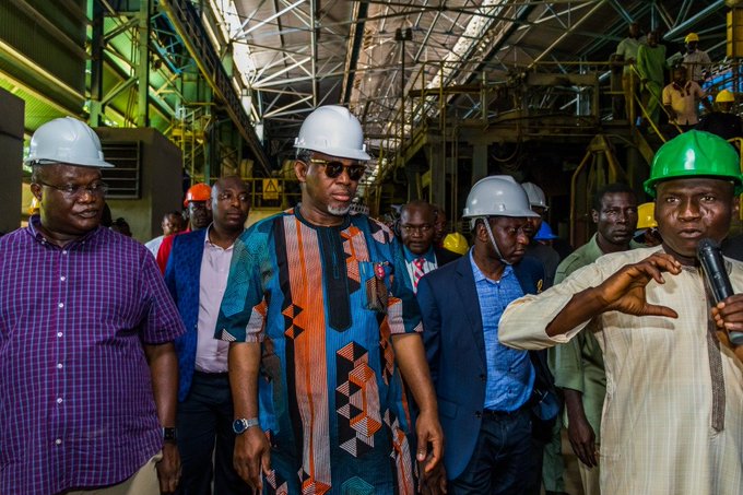 Olamilekan-Adegbite-middle-during-a-visit-to-the-Ajaokuta-Steel-plant-in-November-2019