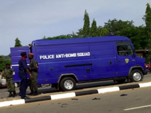 Anti-bomb-unit