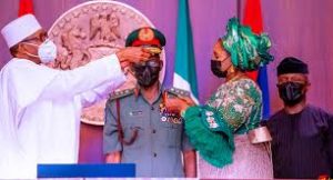 Buhari decorates new Service Chiefs