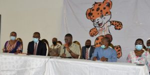 Edo Deputy Governor Philip Shaibu (centre)