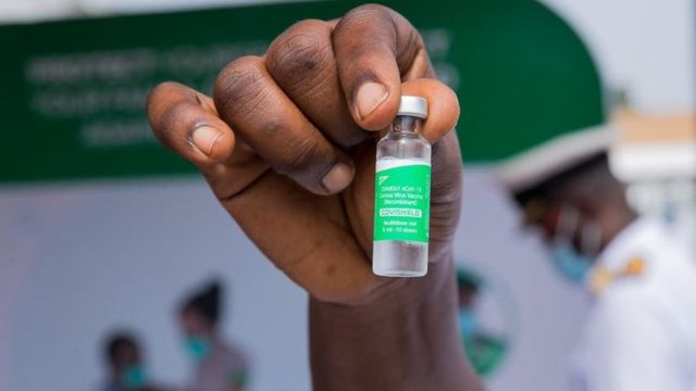 _117488901_covid-19vaccineinghana
