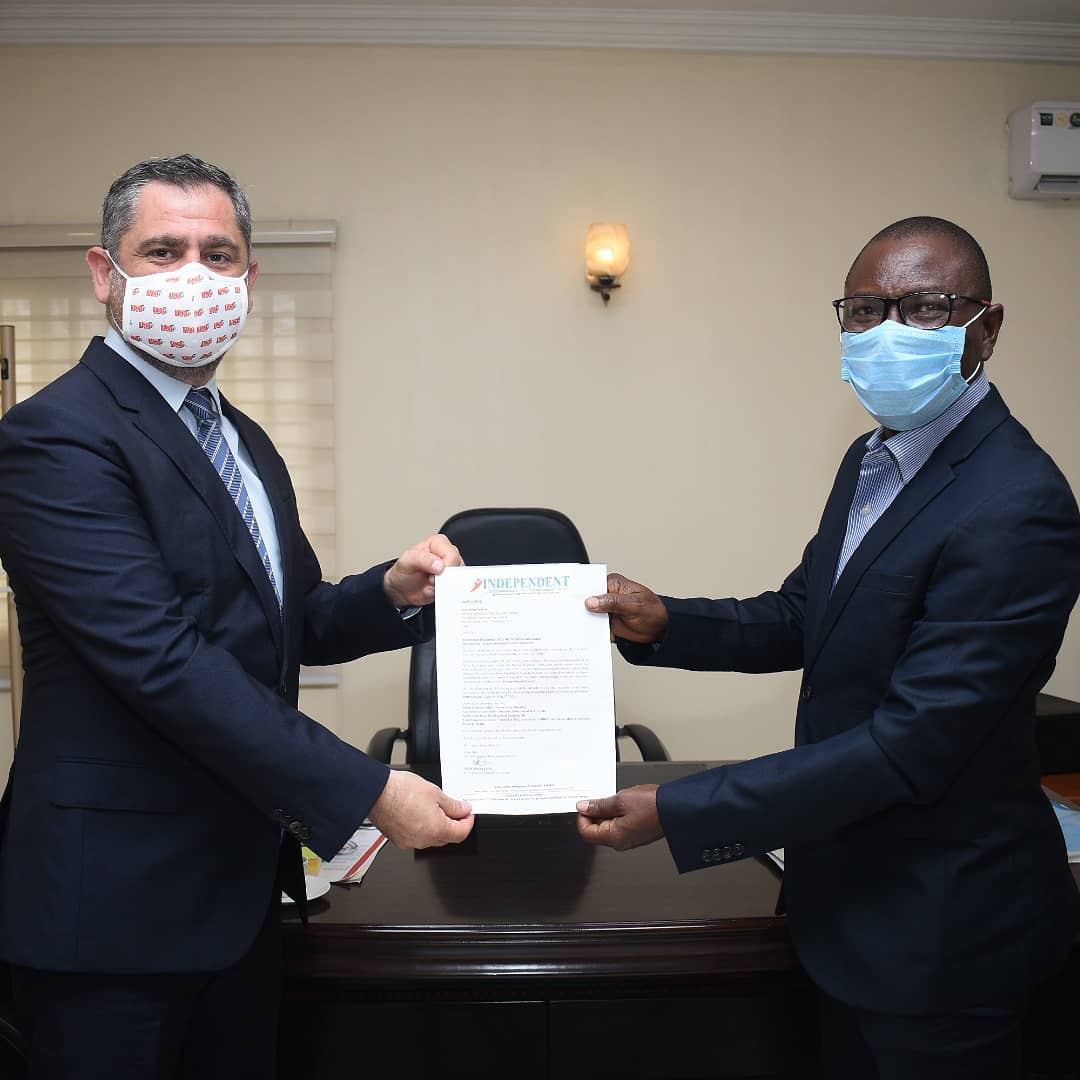Managing Director/Chief Executive Officer of VKS Group, Mr Onur Kumral (L)