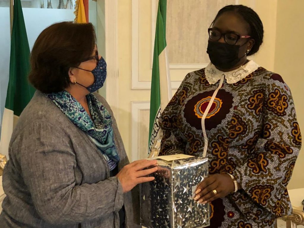 US Consul-General in Nigeria Claire Pierangelo (L), Secretary to the Oyo State Government Olubamiwo Adeosun (R)