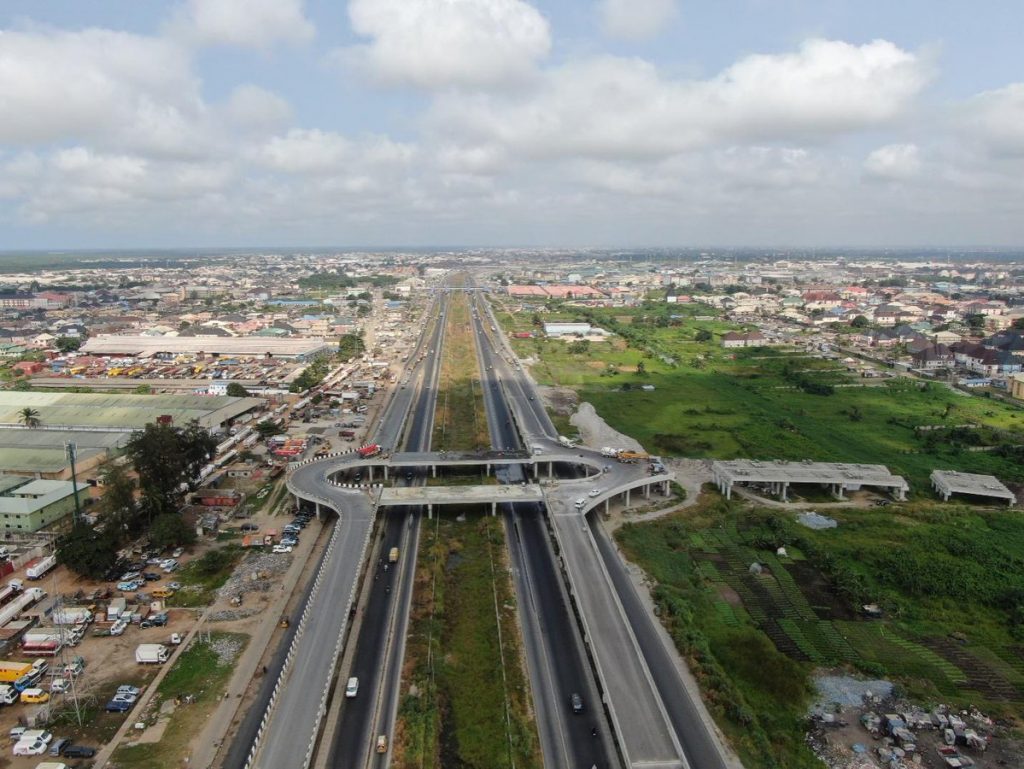 Police dismantle illegal roadblocks on Lagos-Badagry Expressway