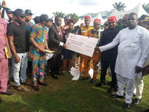 Members of YESS receiving their N1 million donation from Hon. Charles Odedo in Nnobi, Anambra State