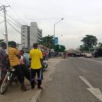 Some aggrieved APC members hanging around APC lagos State Secretariat on Saturday night