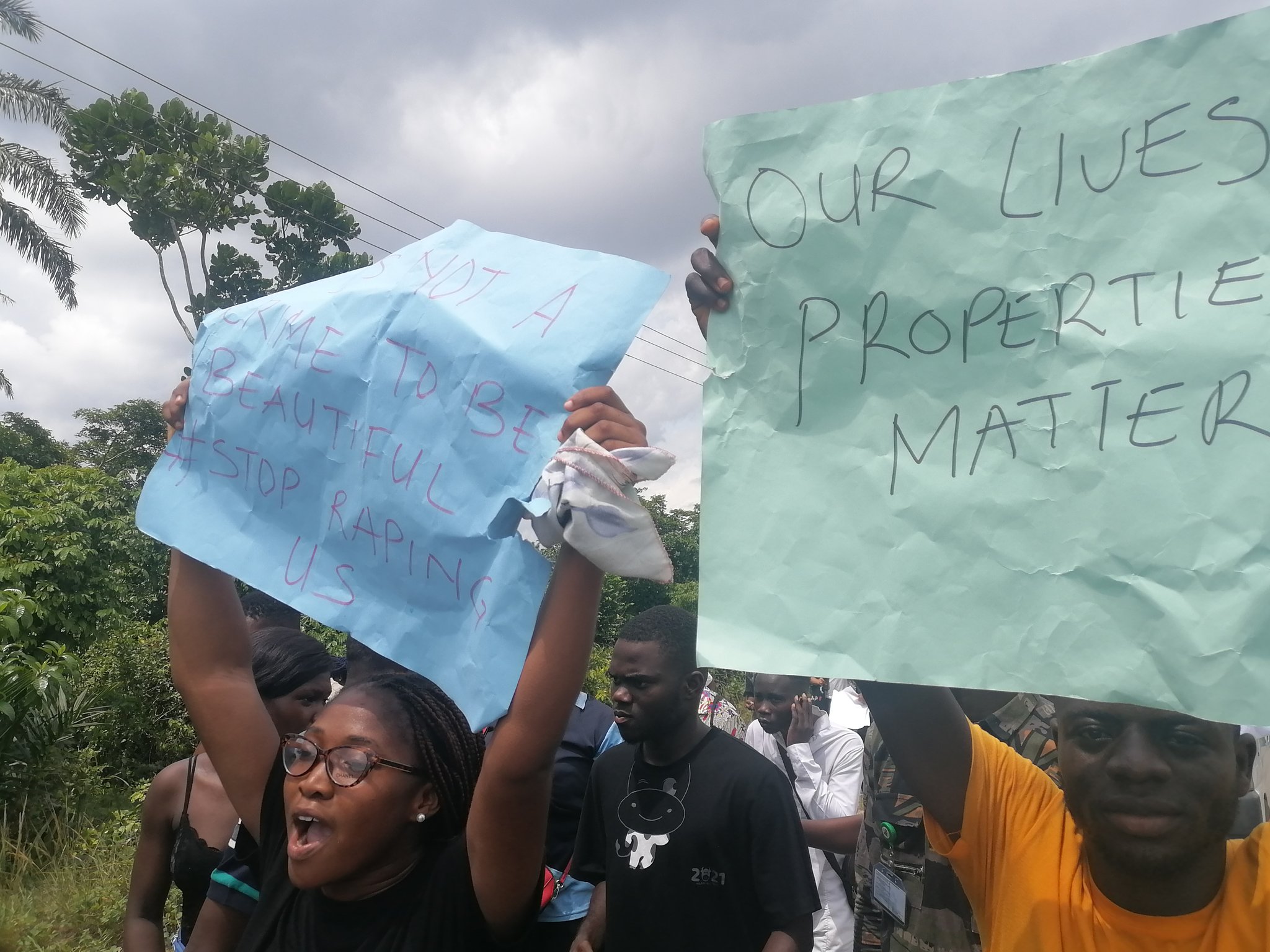 Ondo: OAUSTECH students protest persistent robbery attacks, rape