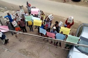 Newspaper-vendors-protest-650×430