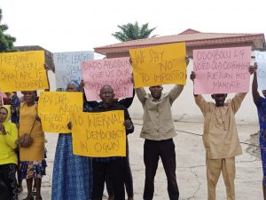 Protests-rock-Ogun-over-APCs-imposition-of-candidate-for-council-polls-1-1536×1152