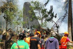 Philippine-plane-crash-Some-troops-jumped-before-military-plane-crashed