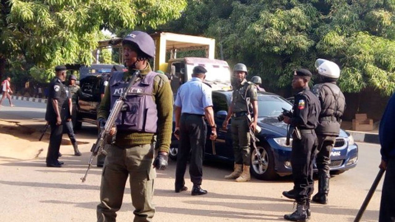 Police (1)