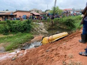 Fuel tanker crushes 6 passengers in Ibadan road accident