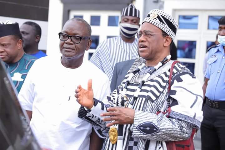Benue Governor Samuel Ortom (L), Tor Tiv, HRM Prof James Ayatse (R)