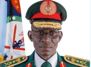 a8e719ae-maj-gen-lucky-irabor-696×511