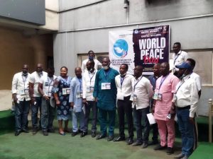 Chairman, Ikeja LGA, Balogun Alabi Mojeed (middle) with other executives of the council and Aviary Association.