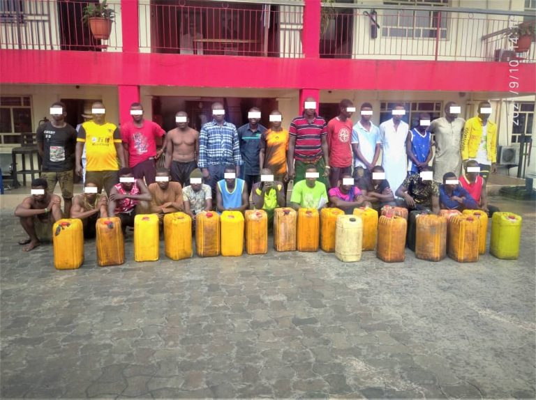 EFCC-detain-27-suspected-illegal-oil-bunkers-in-Rivers-768×574