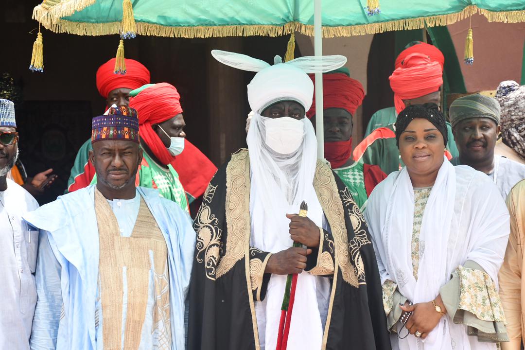 The Emir sorrounded by his guests