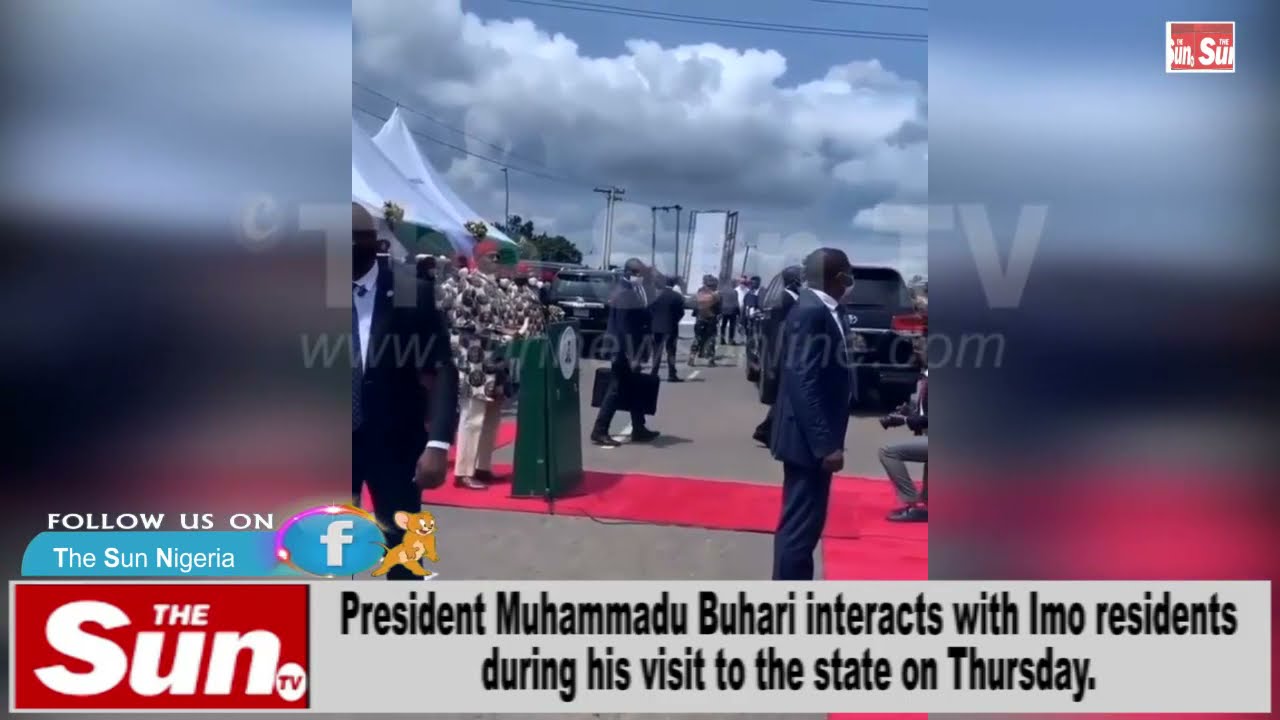 Buhari interacts with Imo residents during his visit to the state (VIDEO)