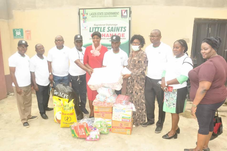 Lagos NUJ donates relief items to Little Saints Orphanage, elderly home