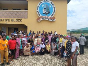Ikosi-Ejinrin council trains 100 youths in skills acquisition, doles out 100 WASSCE forms