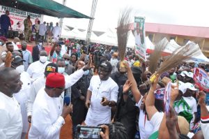 Anambra 2021: Onitsha rallies for Andy Uba as he flags-off campaign