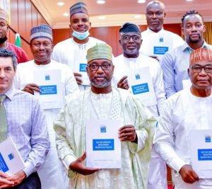 USAID presents Niger government with investment incentives policy document