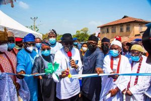 Akeredolu, Oyetola commission road project in Ekiti